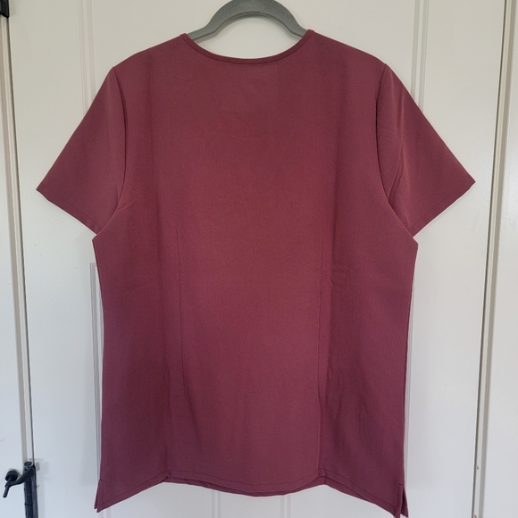 FIGS Scrub top dark cherry Medium - Picture 3 of 5